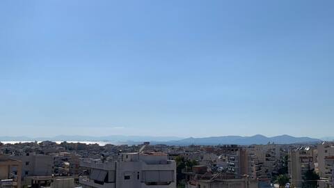 Sunny Penthouse w/Terrace & Views