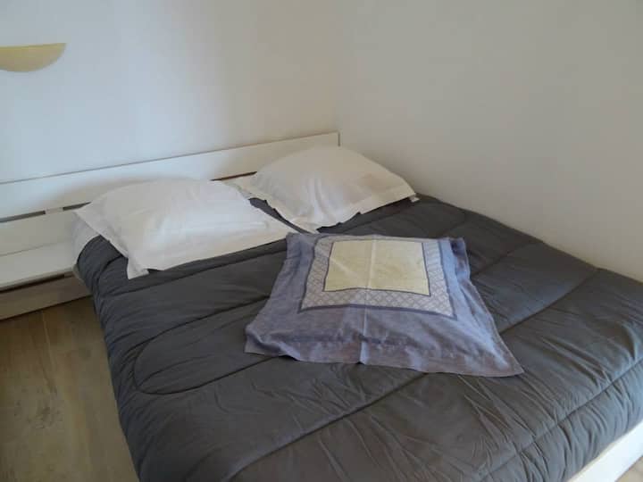 საძინებელი 1