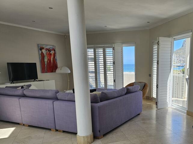 Luxury, Beach Place sleeps 8 gallery image 4