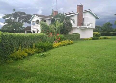 Lux suites Marura Holiday Villa Nakuru (1)
