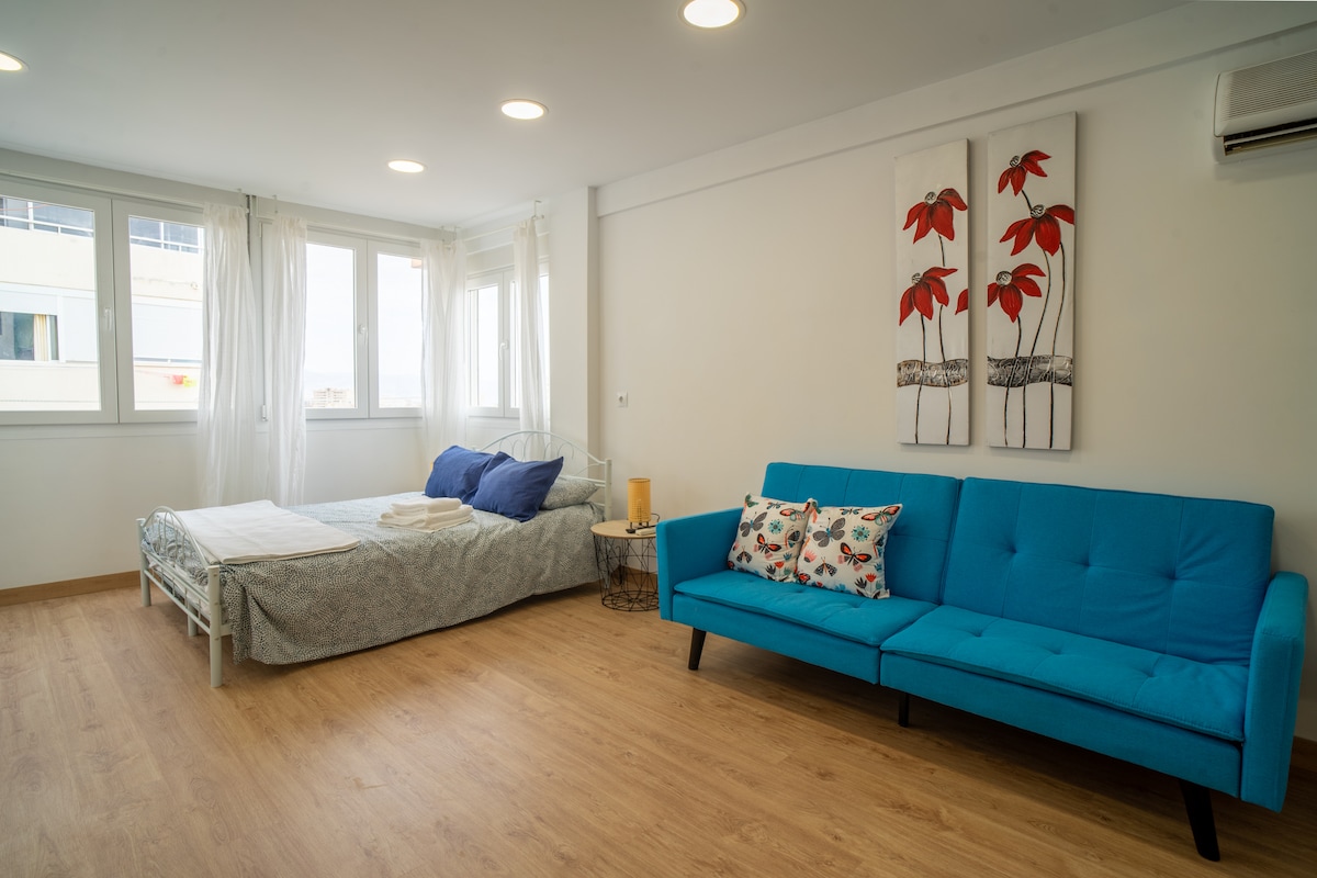 Miro Suite - Torremolinos - obývacia/jedálenská izba a spálňa