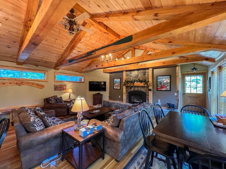 The Cranmore Mountain Cabin Walk to North Conway Cabins for Rent in