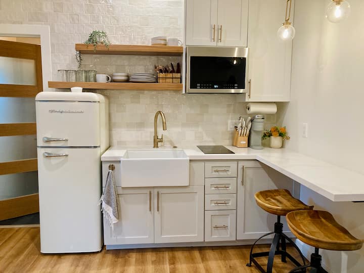 Foothill Garden Cottage Retreat With Massive Yard - Alhambra, CA