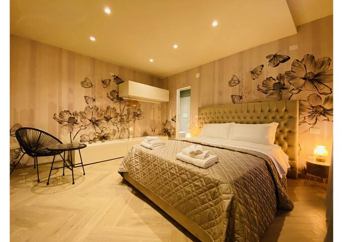 Sweet Time Venice, Luxury San Marco Frezzaria apt! gallery image 4