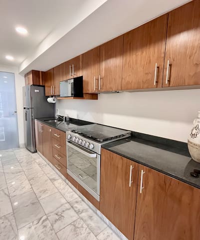 I6|6BR|Condesa | local co | Group Travel gallery image 4