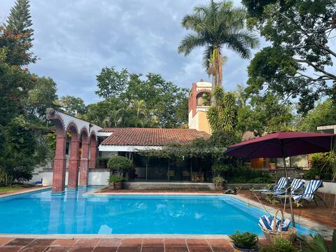 "Casa Bienteveo" 15 min from Cuernavaca, 23 people