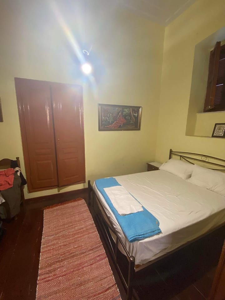 #2 Dormitorios con 1 cama queen 