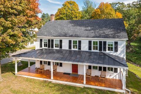 Modern Industrial 5-Bedroom, 7-Bath Farmhouse