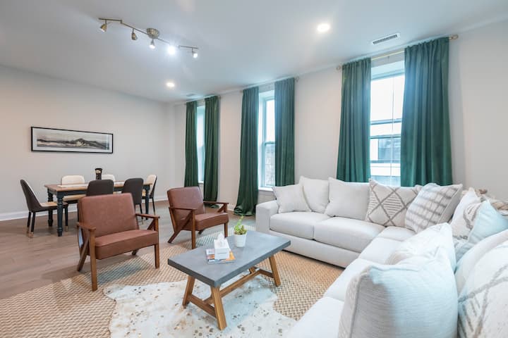Lone Ranger Retreat: Stylish Stay In Downtown - Washington, NC