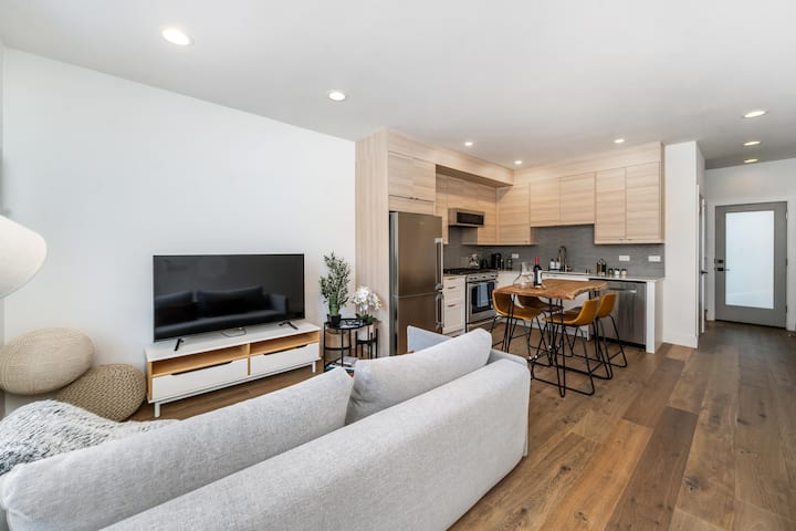 Greenlake Getaway - Central Location, Rooftop & Ac - 시애틀