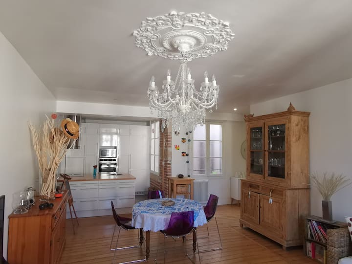 Centre Historique Blois Appart 85m²/4 Pers Parking - Blois