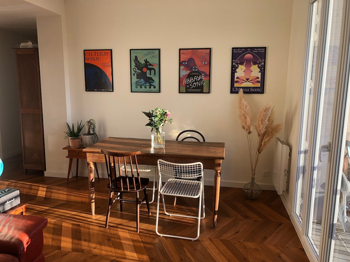 Annonce Airbnb populaire: Beautiful apartment with balcony and 2 bedrooms à Lyon 7e Arrondissement