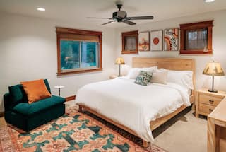 Bedroom 1 – King