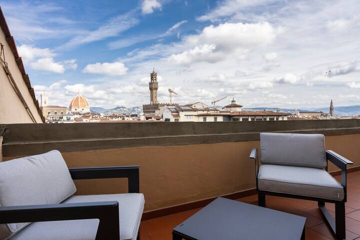 Attico Pontevecchio + Vista Duomo-Uffizi+Parking gallery image 4