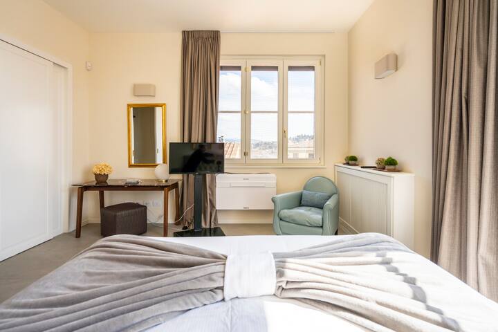 Attico Pontevecchio + Vista Duomo-Uffizi+Parking gallery image 5