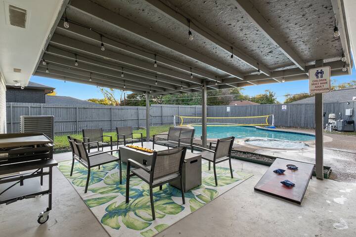 Relaxing home with Heated Pool & Spa W/ Photo Wall gallery image 2