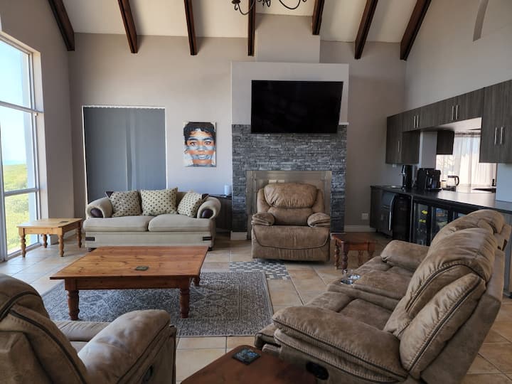 Nice Four Bedroom House With Sea View - Franskraal