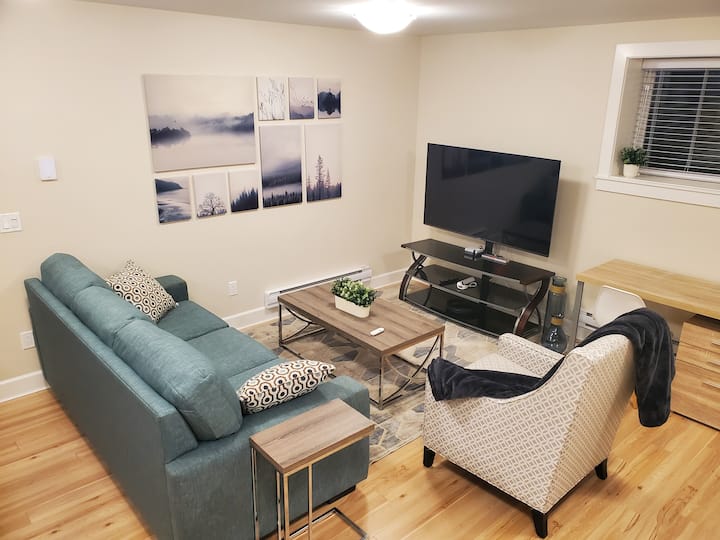 North Vancouver Mountain Suite - North Vancouver