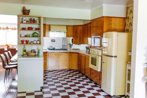 Historic Home on 4 Acres - Hot Tub, Pool, Tiki Bar