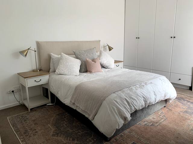 Family friendly 3 bedroom home with solar. gallery image 5