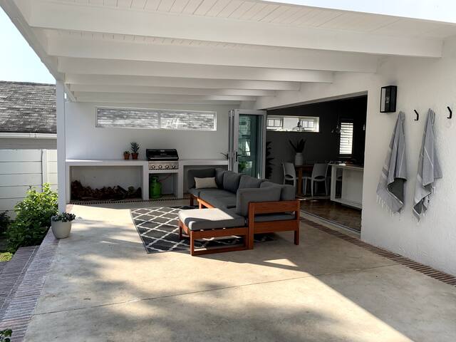 Family friendly 3 bedroom home with solar. gallery image 2