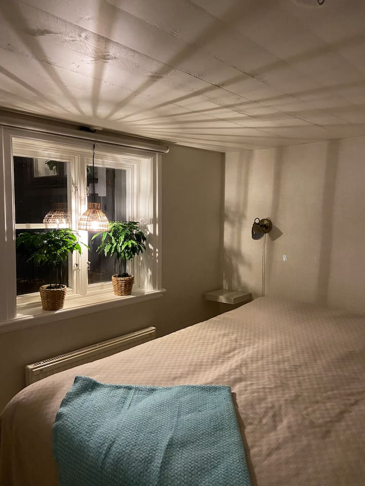 ห้องนอนพร้อมเตียง 140 หลัง