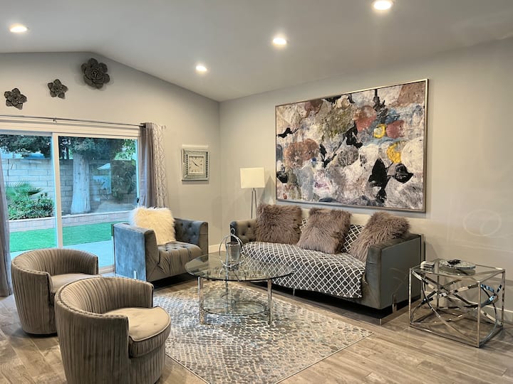 Modern Serenity: In The Heart Of Mission Viejo - Aliso Viejo, CA