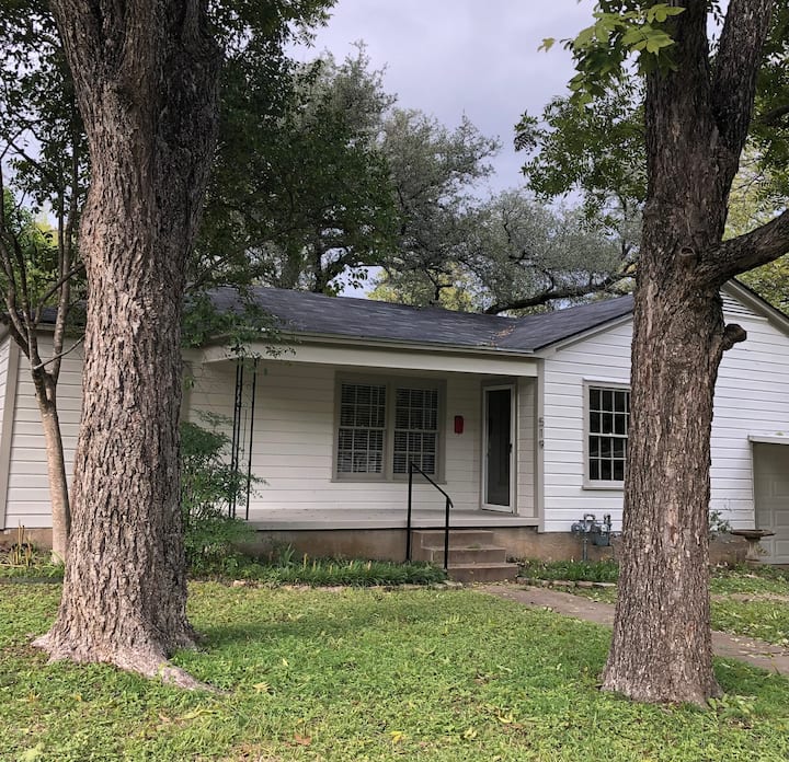 Vintage 3/1 Cameron Park house Houses for Rent in Waco, Texas, United