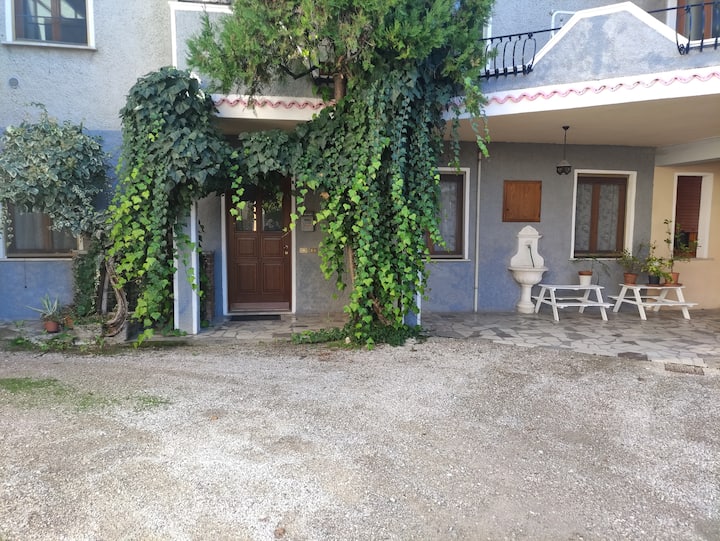 Lovely apartment in an ancient courtyard Condominiums for Rent in Carzago Riviera, Lombardia