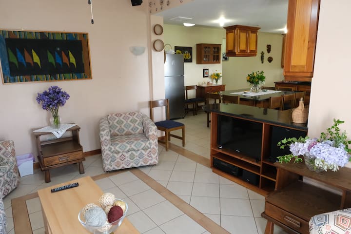 House With 5 Bedrooms, Ocean And Mountain Views - Azores