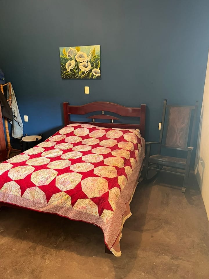 جناح بسرير مزدوج