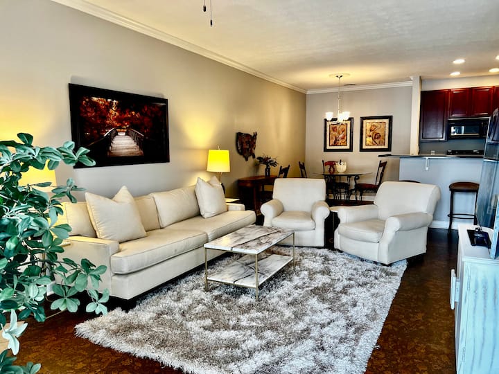 Cozy Condo In Carmel-long Term Lease - Carmel, IN