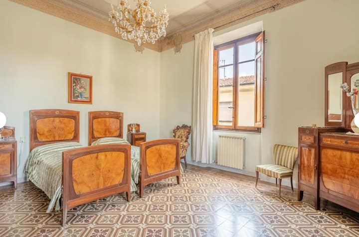 「シルバー」ルーム、シングルベッドのあるダブルルーム 