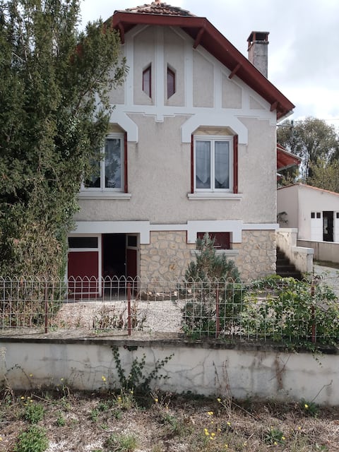 Friendly house with terrace and garden.