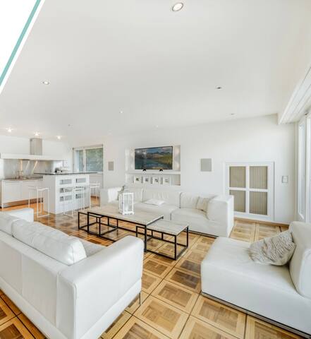 Superbe appartement-une vue surprenante sur le lac gallery image 2