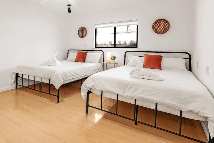 1号卧室有2张标准双人床。 