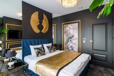 Glamour-Style Luxury