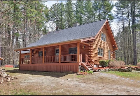 Mt. Sunapee 4 Bedroom Log Home