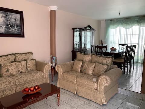 Successful Airbnb property: Nice full house in San Isidro viewpoint in Zapopan