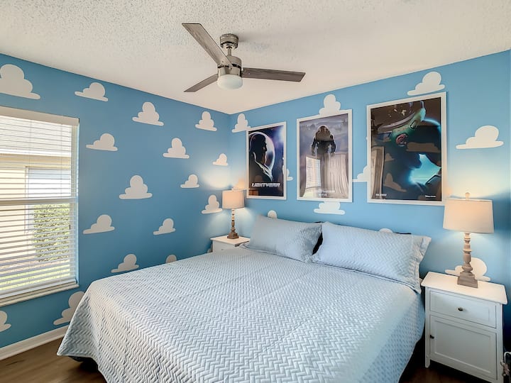 Fun Toy Story-themed bedroom perfect for kids and families.