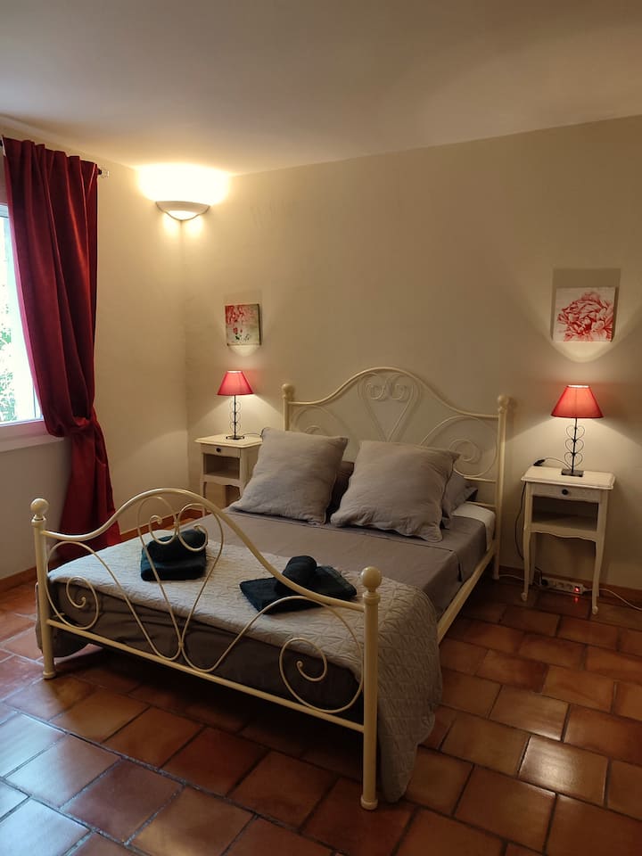 أول غرفة بيج.