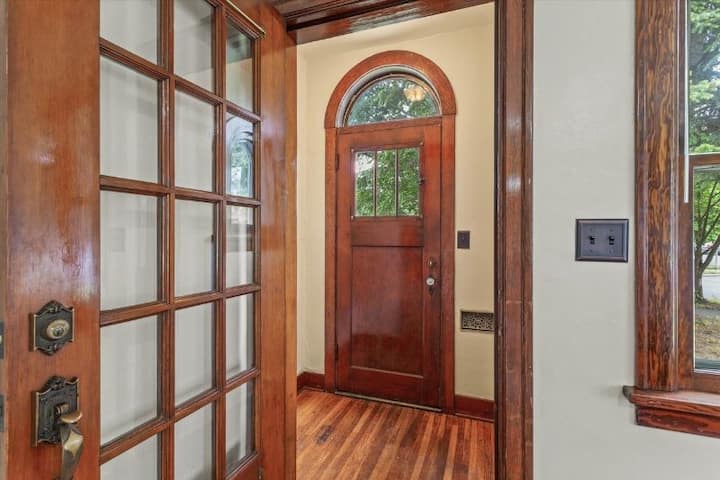 2bd + Office, Walk To Everything - Monroe District - Spokane, WA