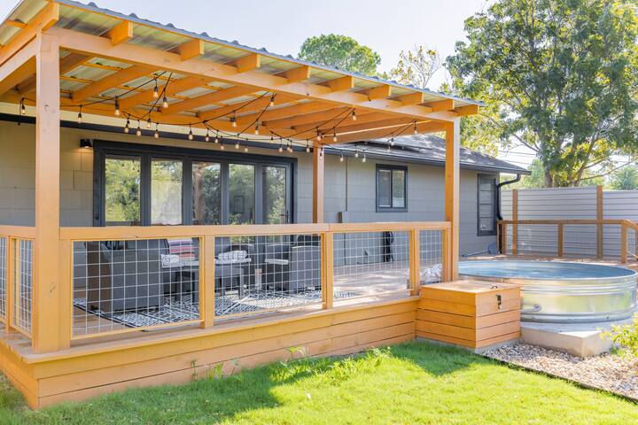 Pool & Yard Oasis | Heart of Austin