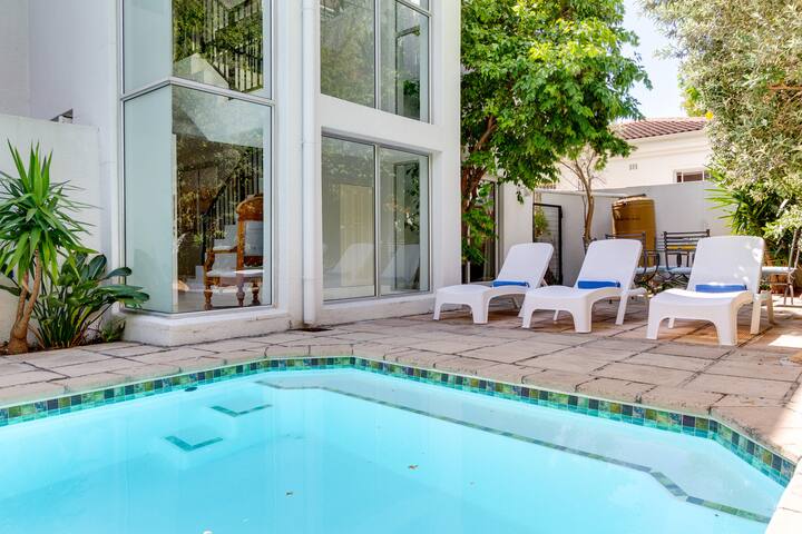 Walk to beach, 3 Bedroom villa with private pool. gallery image 4