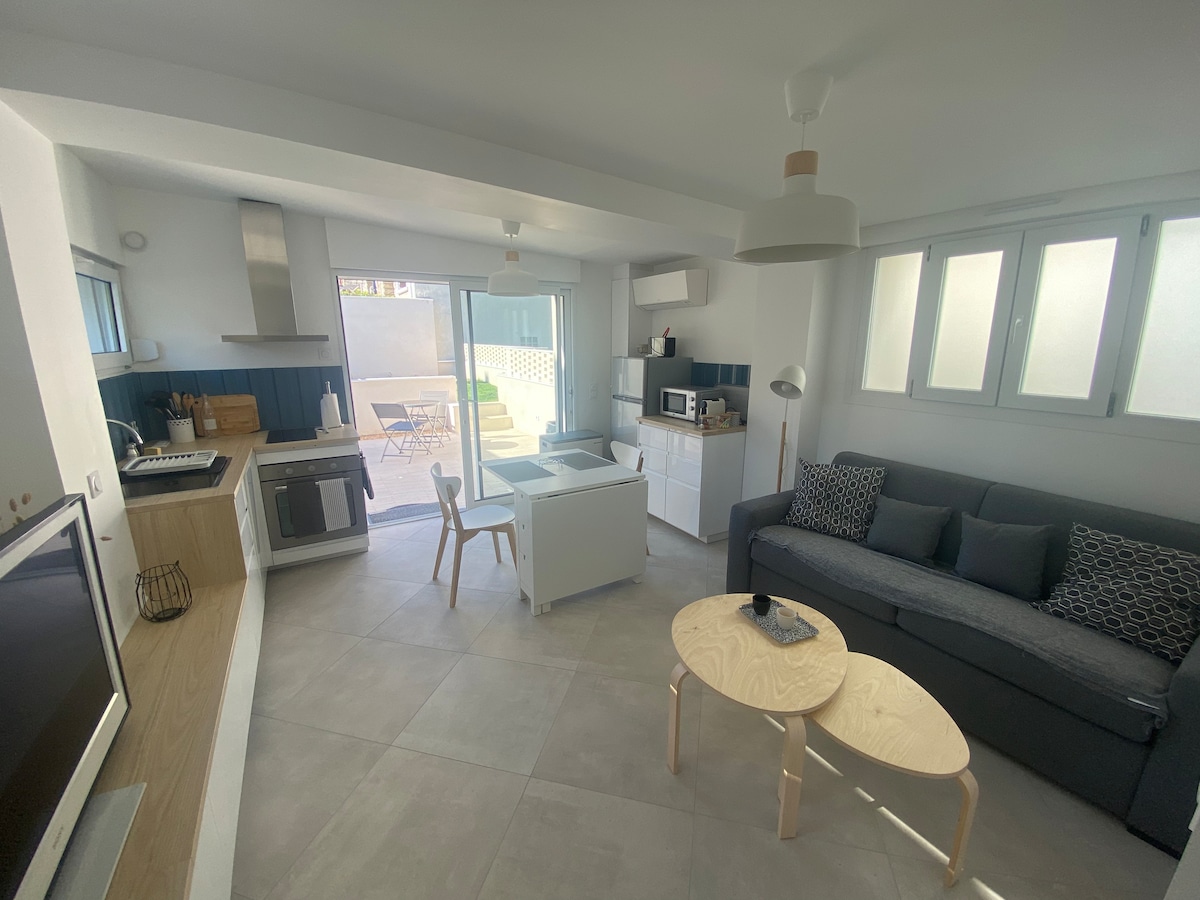 Successful Airbnb property: Hosted by Seb and Caro in Le Perreux Sur Marne