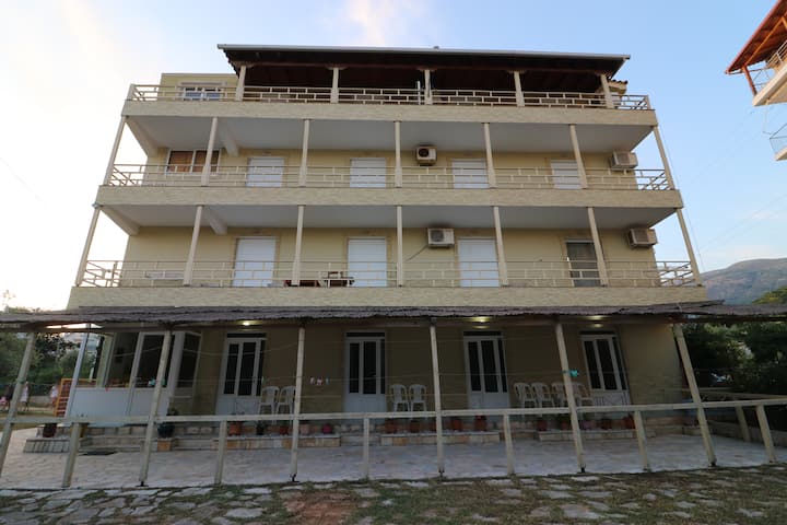 Family Apartament 4 Person - Himarë