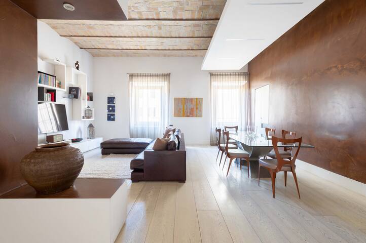 Vatican Luxury Design 3 Bedrooms Penthouse gallery image 3