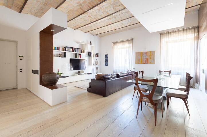 Vatican Luxury Design 3 Bedrooms Penthouse gallery image 4