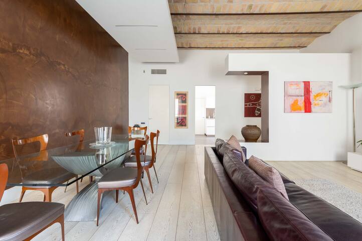 Vatican Luxury Design 3 Bedrooms Penthouse gallery image 2