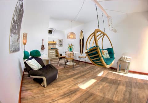 Anuncio de Airbnb popular: Aina designer apartment with sea view en Los Llanos De Aridane